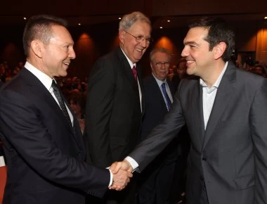 Α.Τσίπρας για Γ.Στουρνάρα: «Θέλω να αγιάσω και δεν με αφήνετε» (βίντεο)